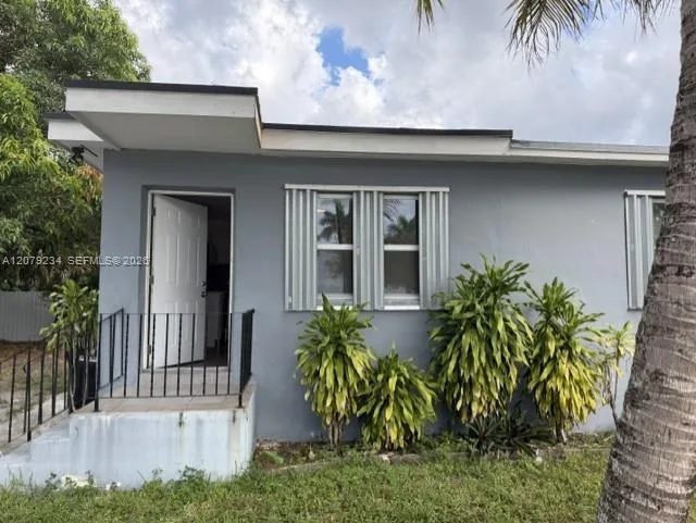 805 NE 134th St # B, North Miami, FL 33161 photo 3