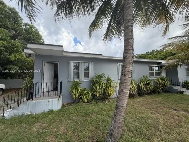 805 NE 134th St # B, North Miami, FL 33161 photo 4