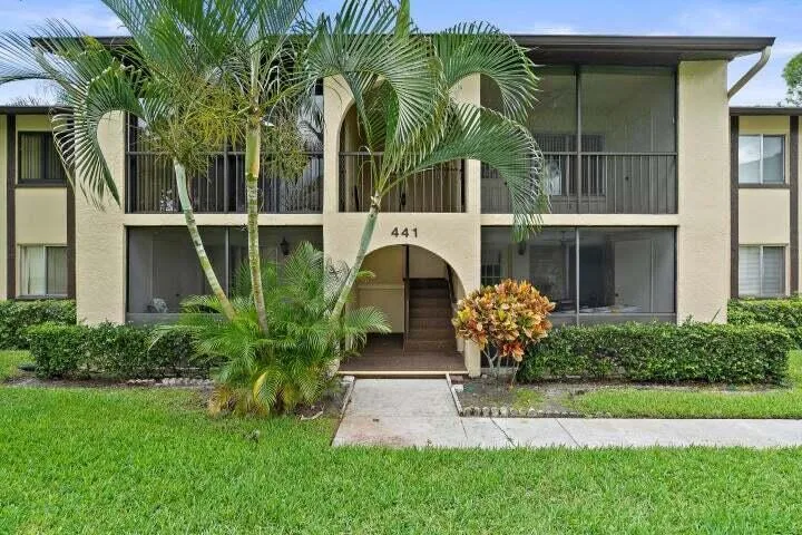 441 Pine Glen Lane # D-2, FL 33463