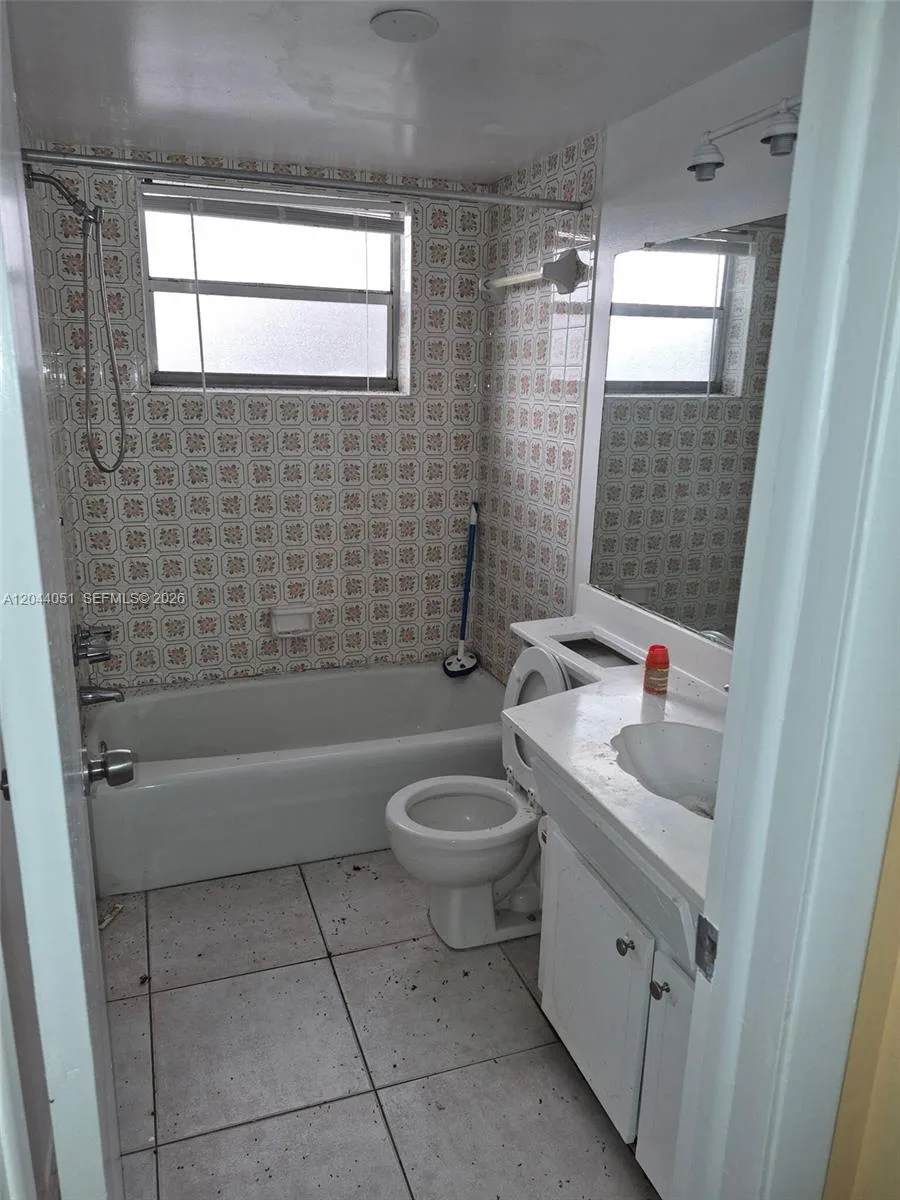 3940 NW 42nd Ave # 122, Lauderdale Lakes, FL 33319 photo 12