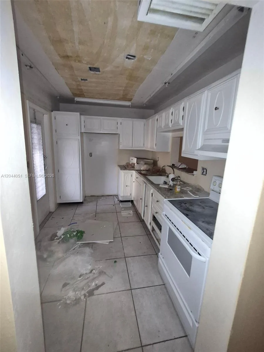 3940 NW 42nd Ave # 122, Lauderdale Lakes, FL 33319 photo 3