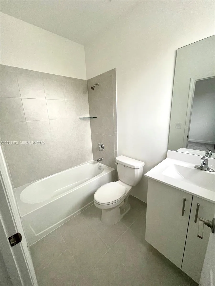 929 NE 211th St, Miami, FL 33179 photo 10