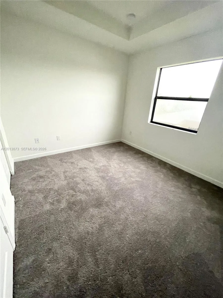 929 NE 211th St, Miami, FL 33179 photo 12