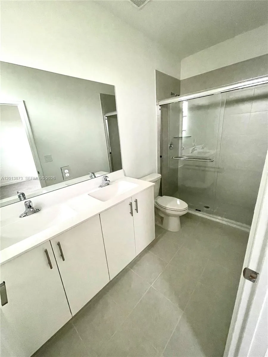 929 NE 211th St, Miami, FL 33179 photo 13