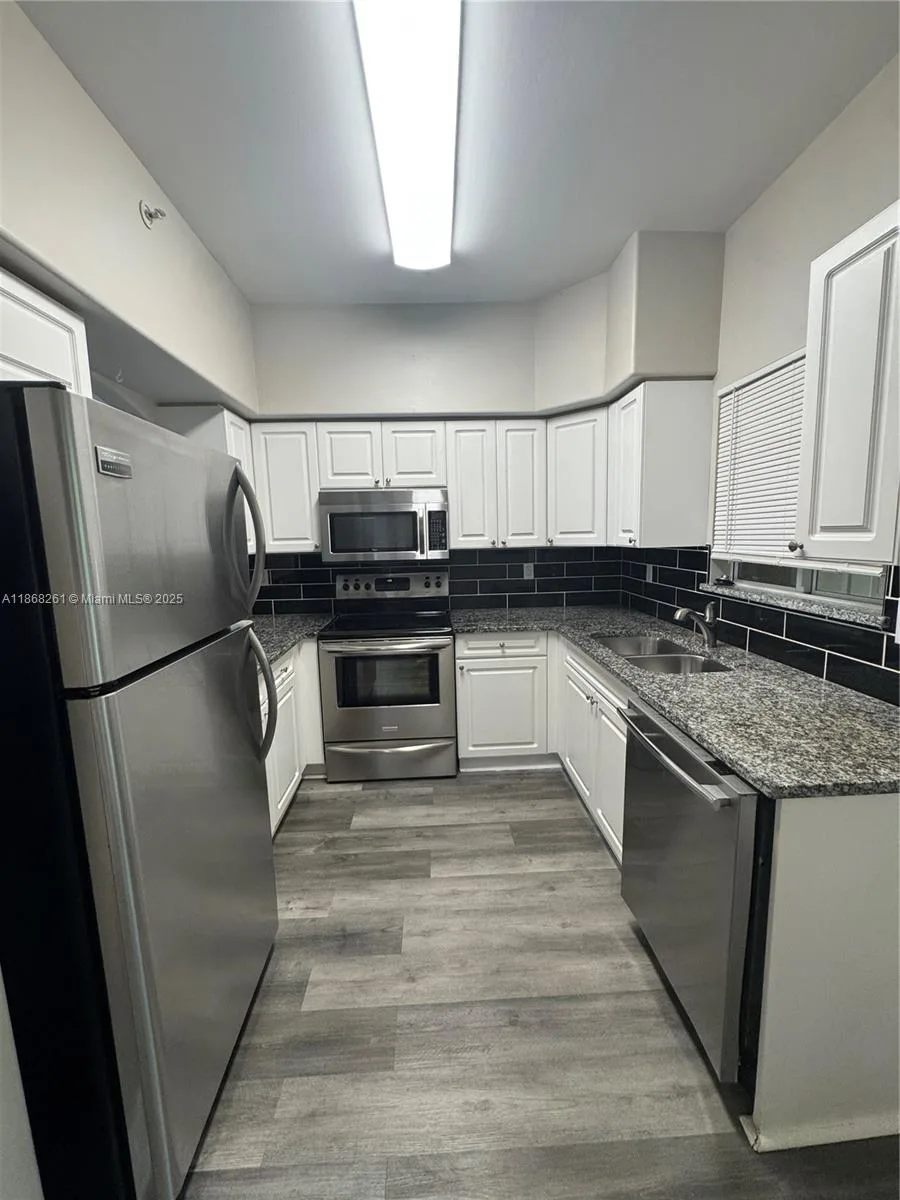 4154 Castilla Cir # 204, Fort Myers, FL 33916 photo 4