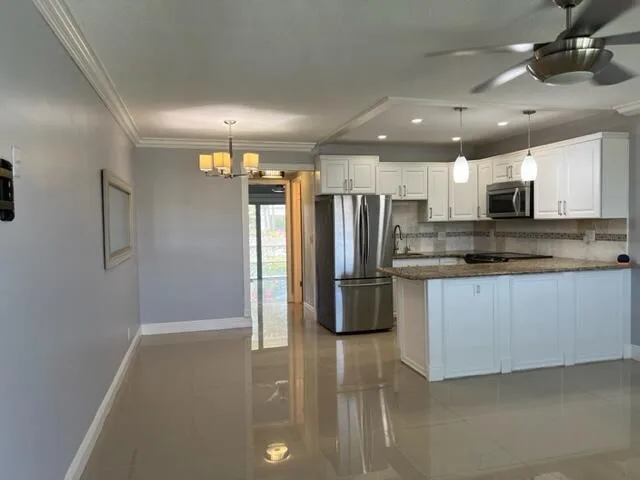 800 W Horizons W # 211, Boynton Beach, FL 33435