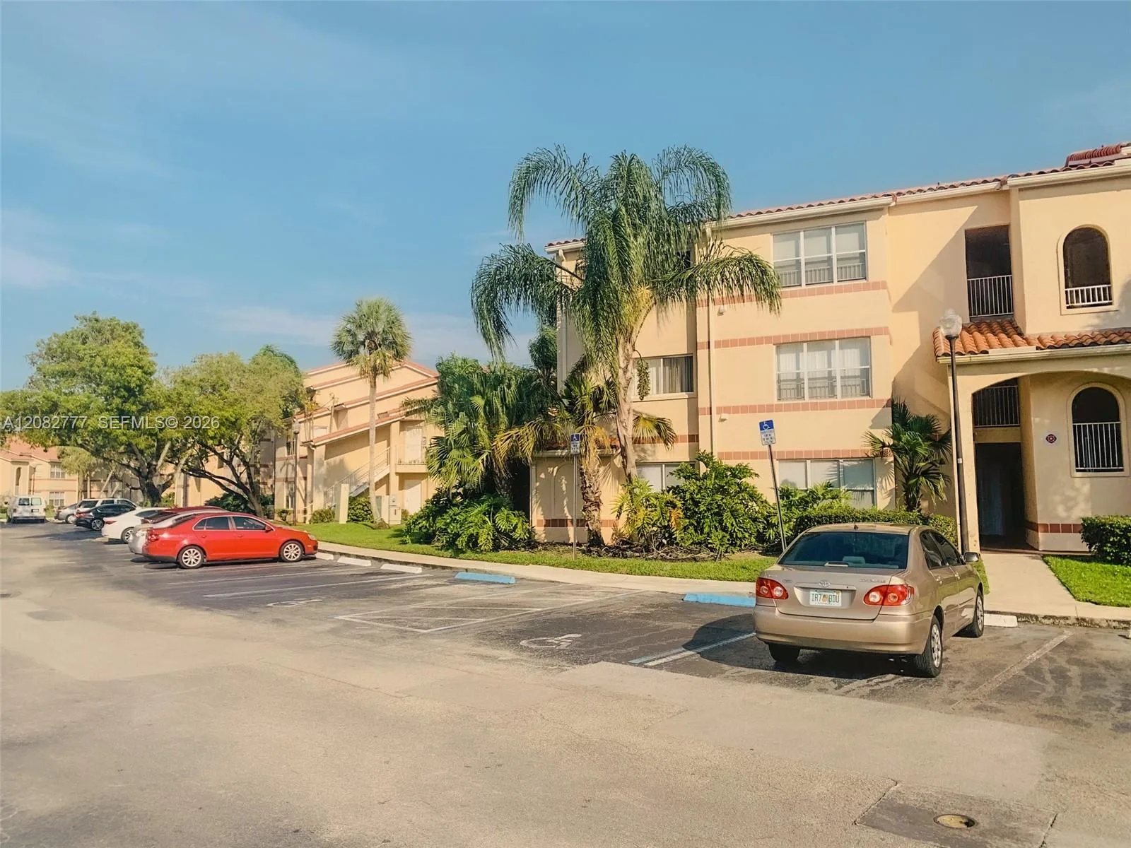 3380 N Pinewalk Dr N # 1111, Margate, FL 33063
