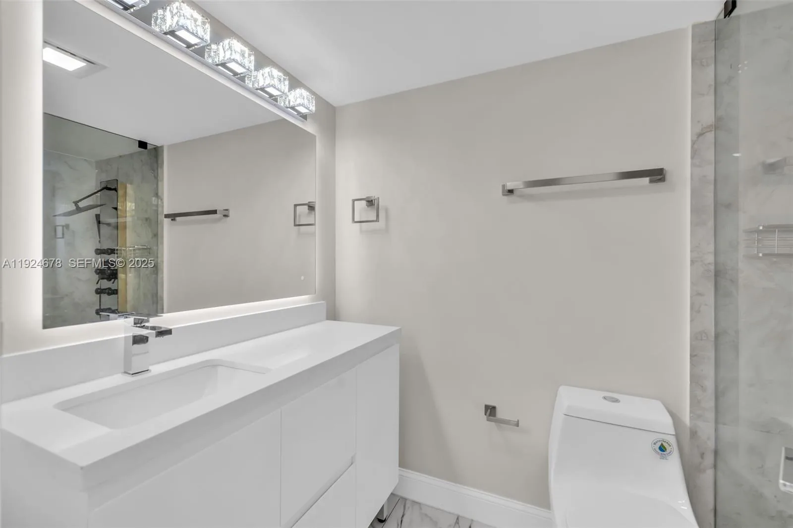 251 174th St # 1415, Sunny Isles Beach, FL 33160 photo 12