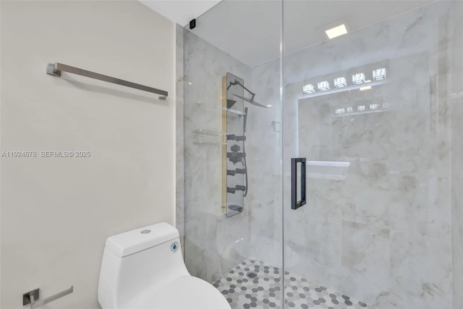 251 174th St # 1415, Sunny Isles Beach, FL 33160 photo 13