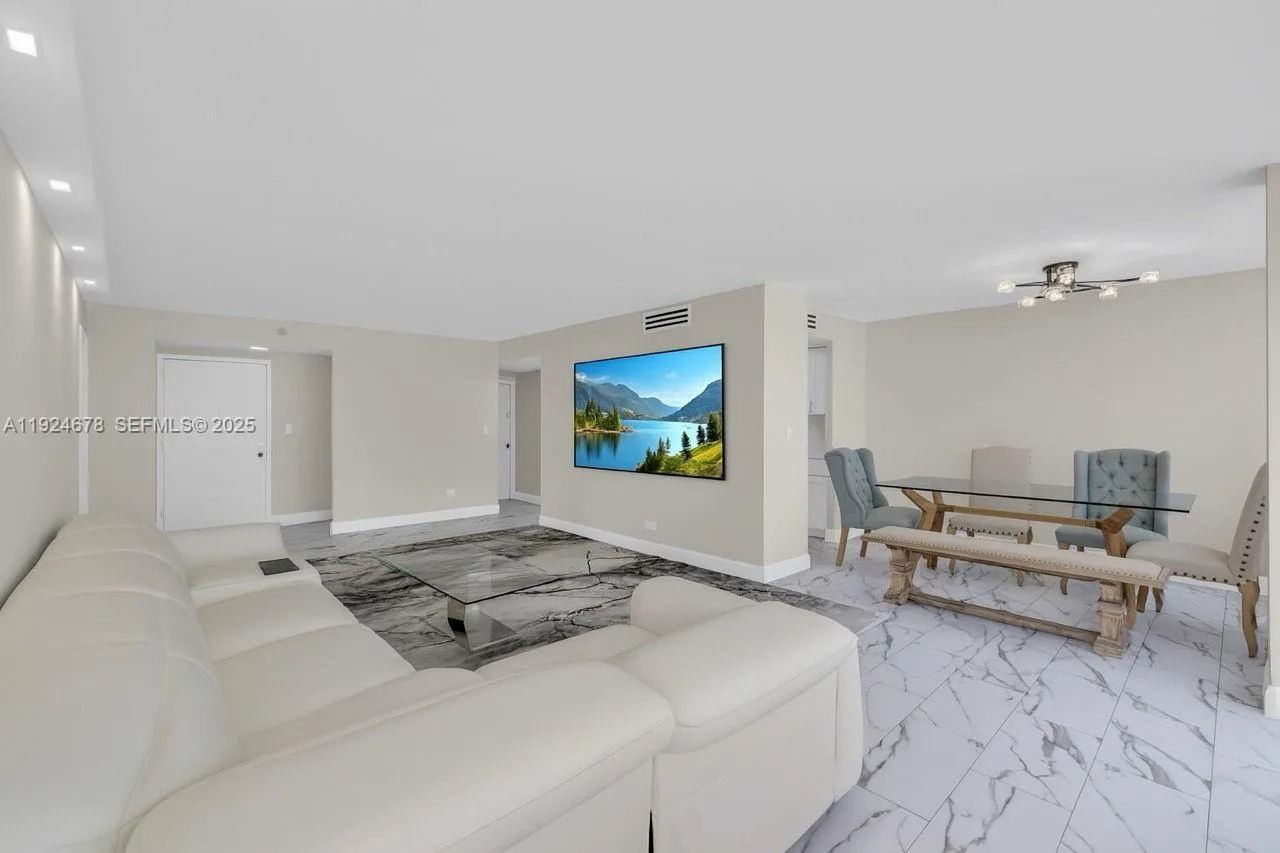 251 174th St # 1415, Sunny Isles Beach, FL 33160 photo 2