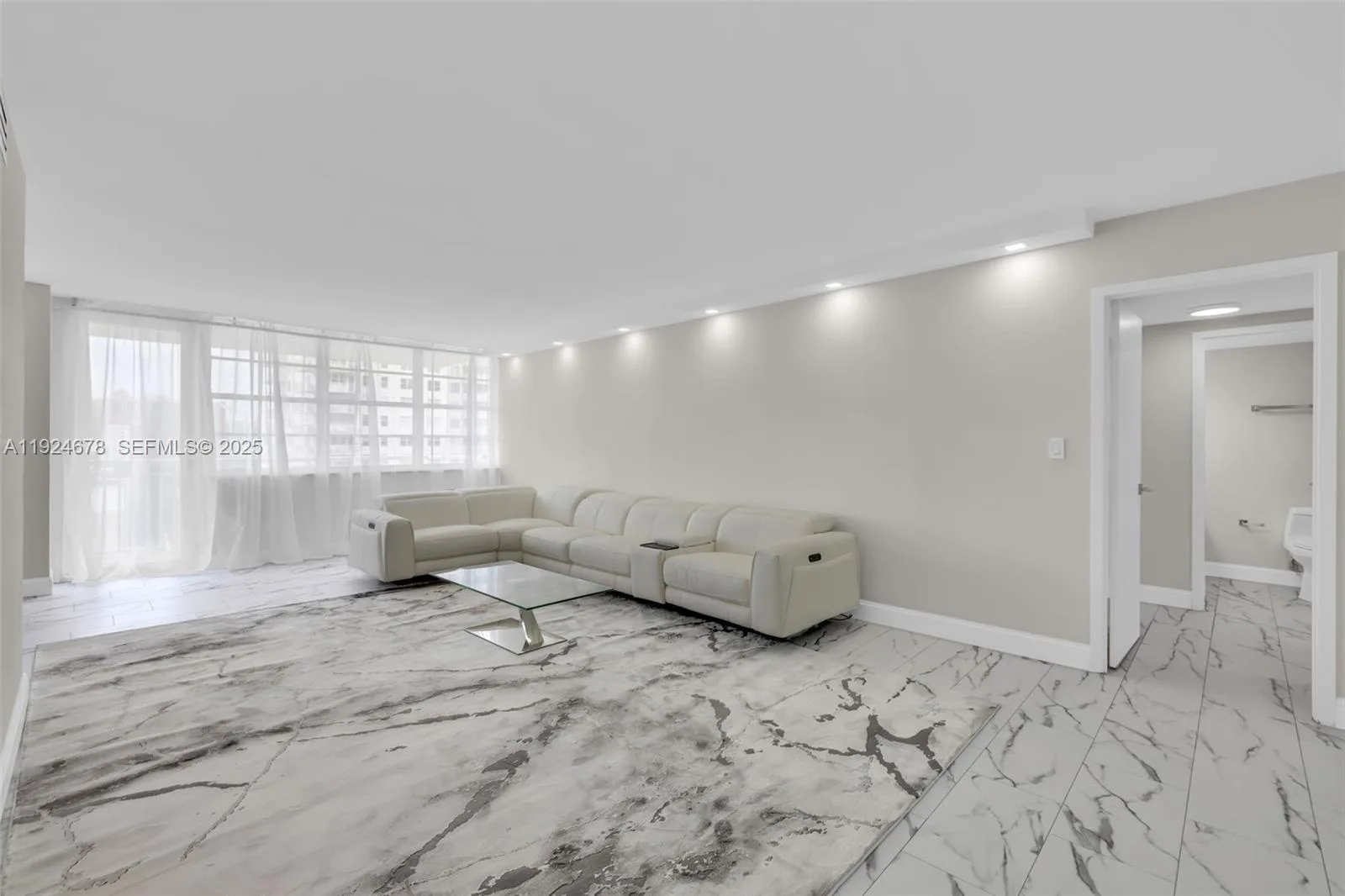 251 174th St # 1415, Sunny Isles Beach, FL 33160 photo 3