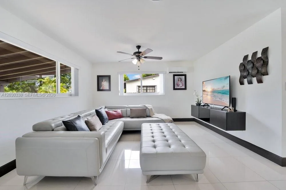 8625 SW 44th St, Miami, FL 33155 photo 2