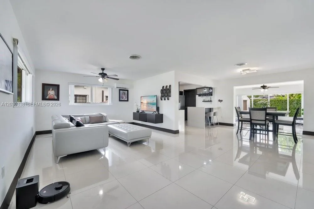8625 SW 44th St, Miami, FL 33155 photo 3