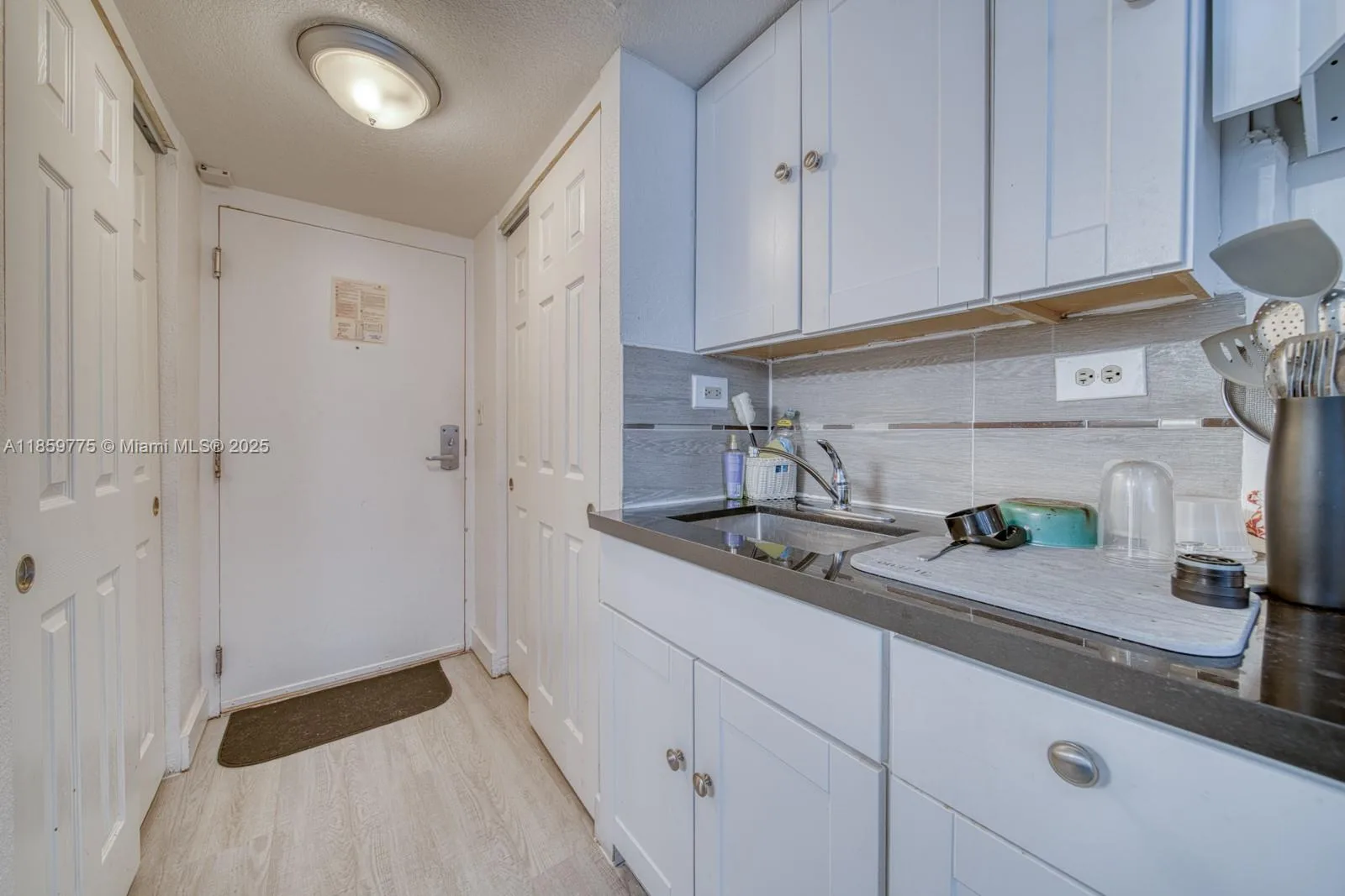 19201 Collins Ave # 822, Sunny Isles Beach, FL 33160 photo 3