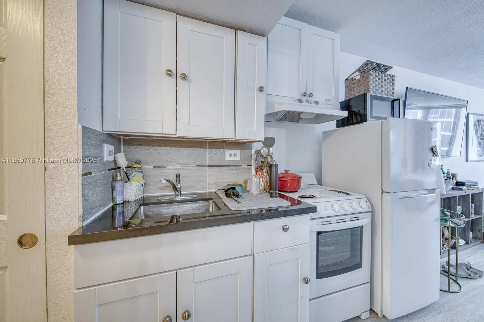 19201 Collins Ave # 822, Sunny Isles Beach, FL 33160 photo 4