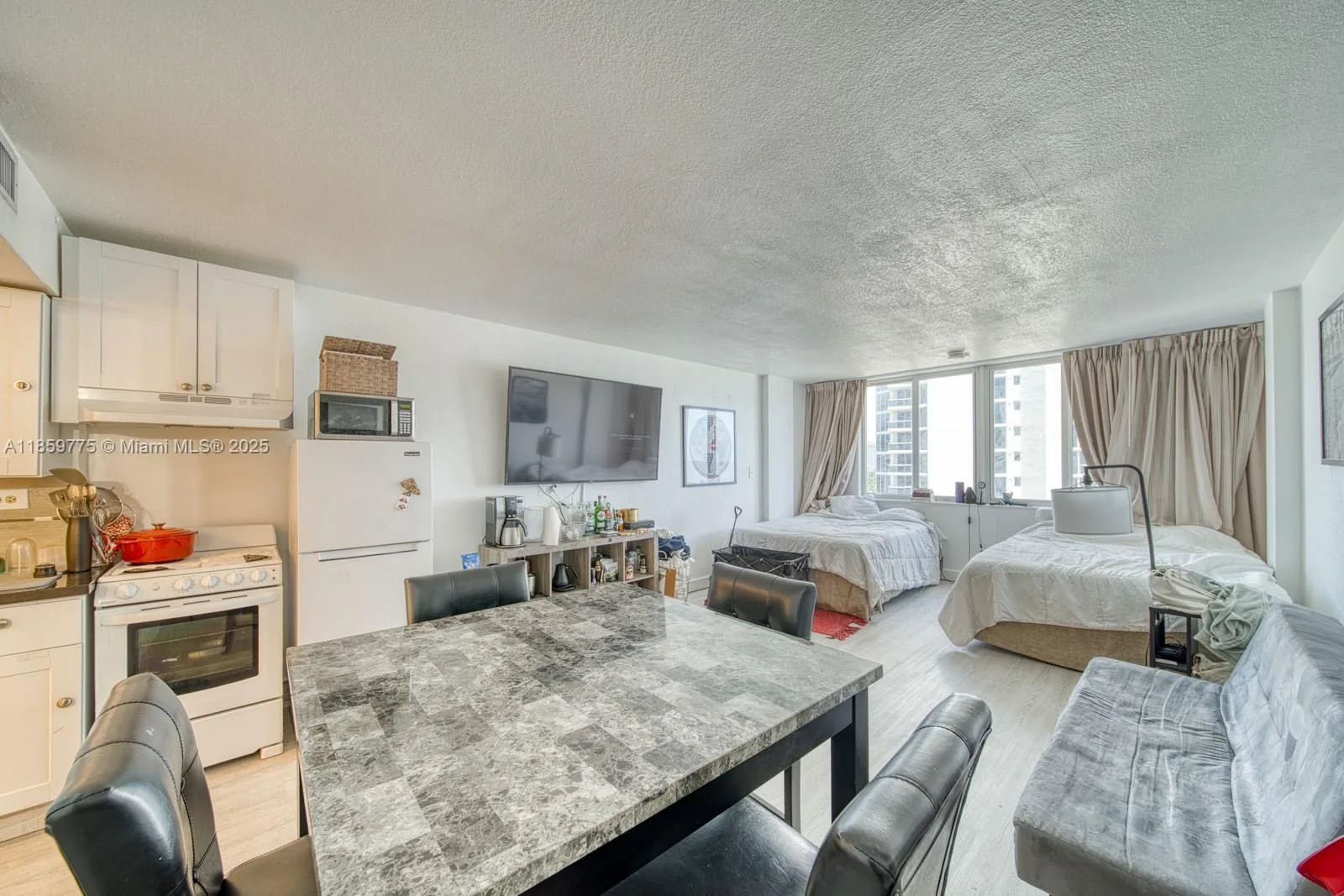 19201 Collins Ave # 822, Sunny Isles Beach, FL 33160 photo 5