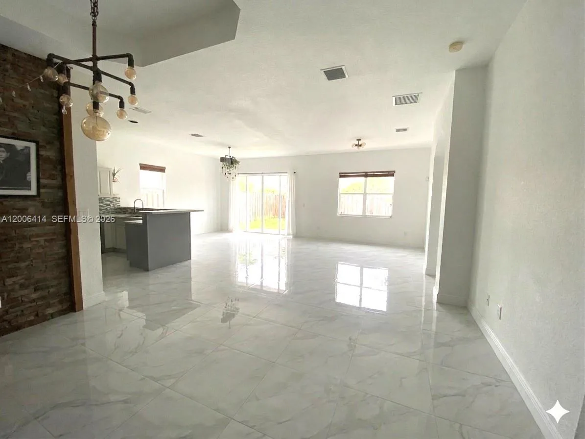 22063 SW 88th Ct, Cutler Bay, FL 33190 photo 4
