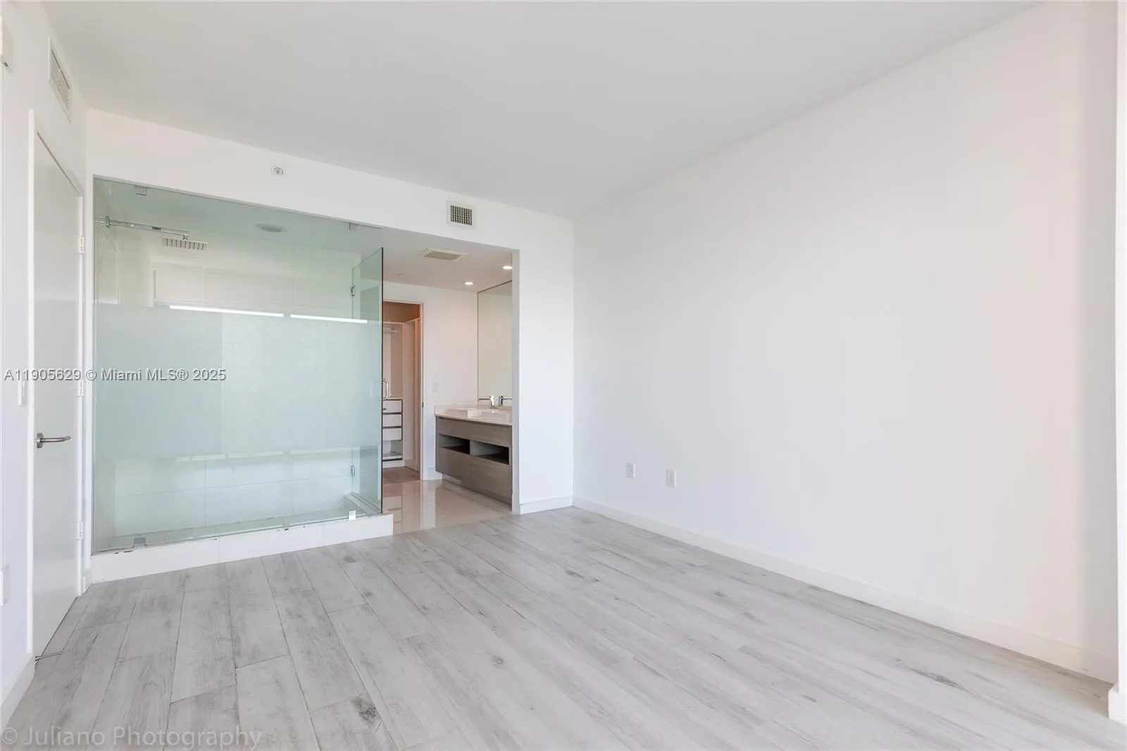 460 NE 28th St # 1905, Miami, FL 33137 photo 10