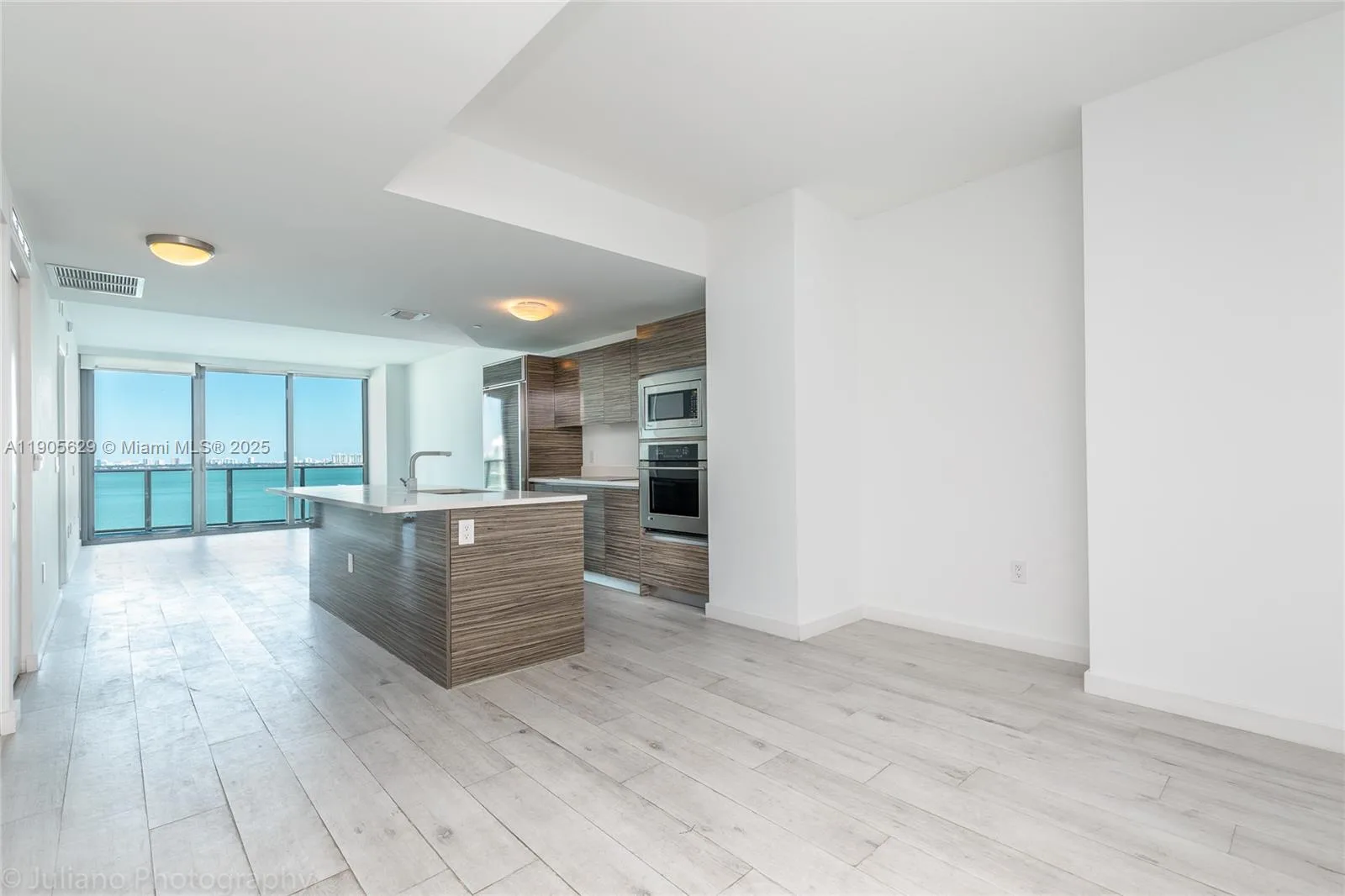 460 NE 28th St # 1905, Miami, FL 33137 photo 2