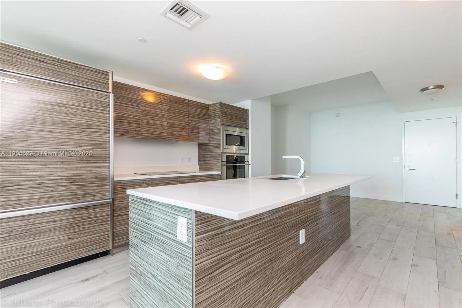 460 NE 28th St # 1905, Miami, FL 33137 photo 4