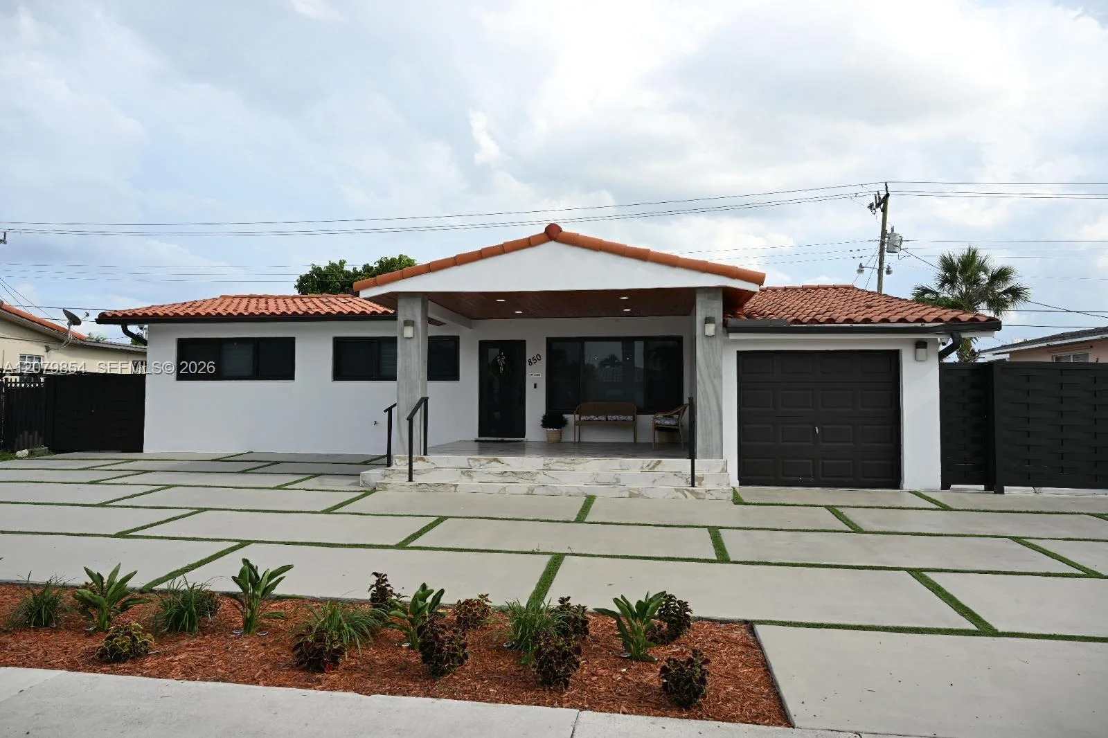 850 W 51st Pl, Hialeah, FL 33012