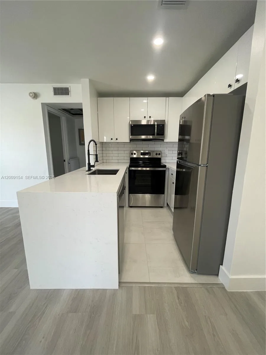 10016 Winding Lake Rd # 202, Sunrise, FL 33351 photo 7