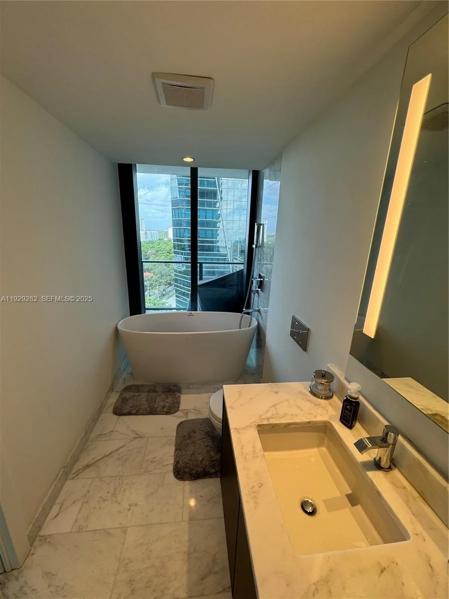 1451 Brickell Ave # 1105, Miami, FL 33131 photo 11