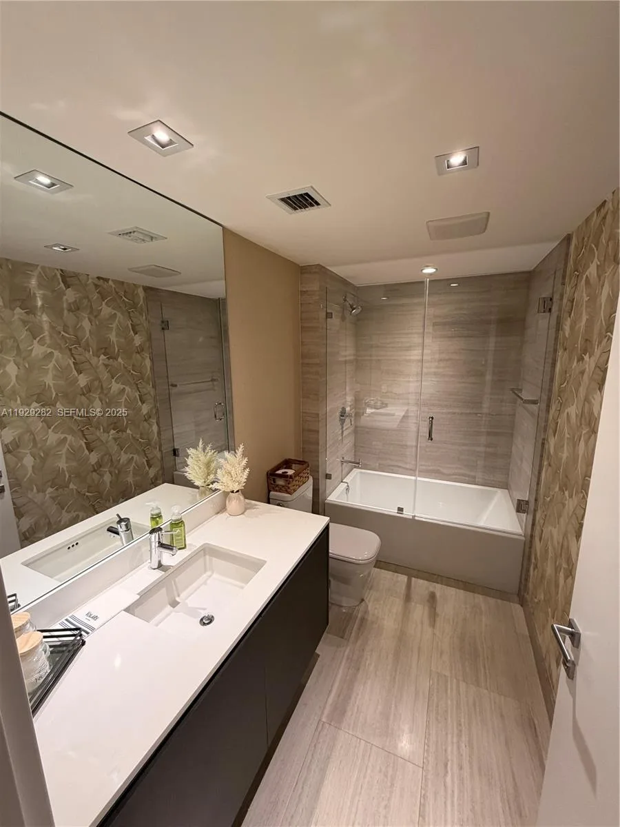 1451 Brickell Ave # 1105, Miami, FL 33131 photo 2
