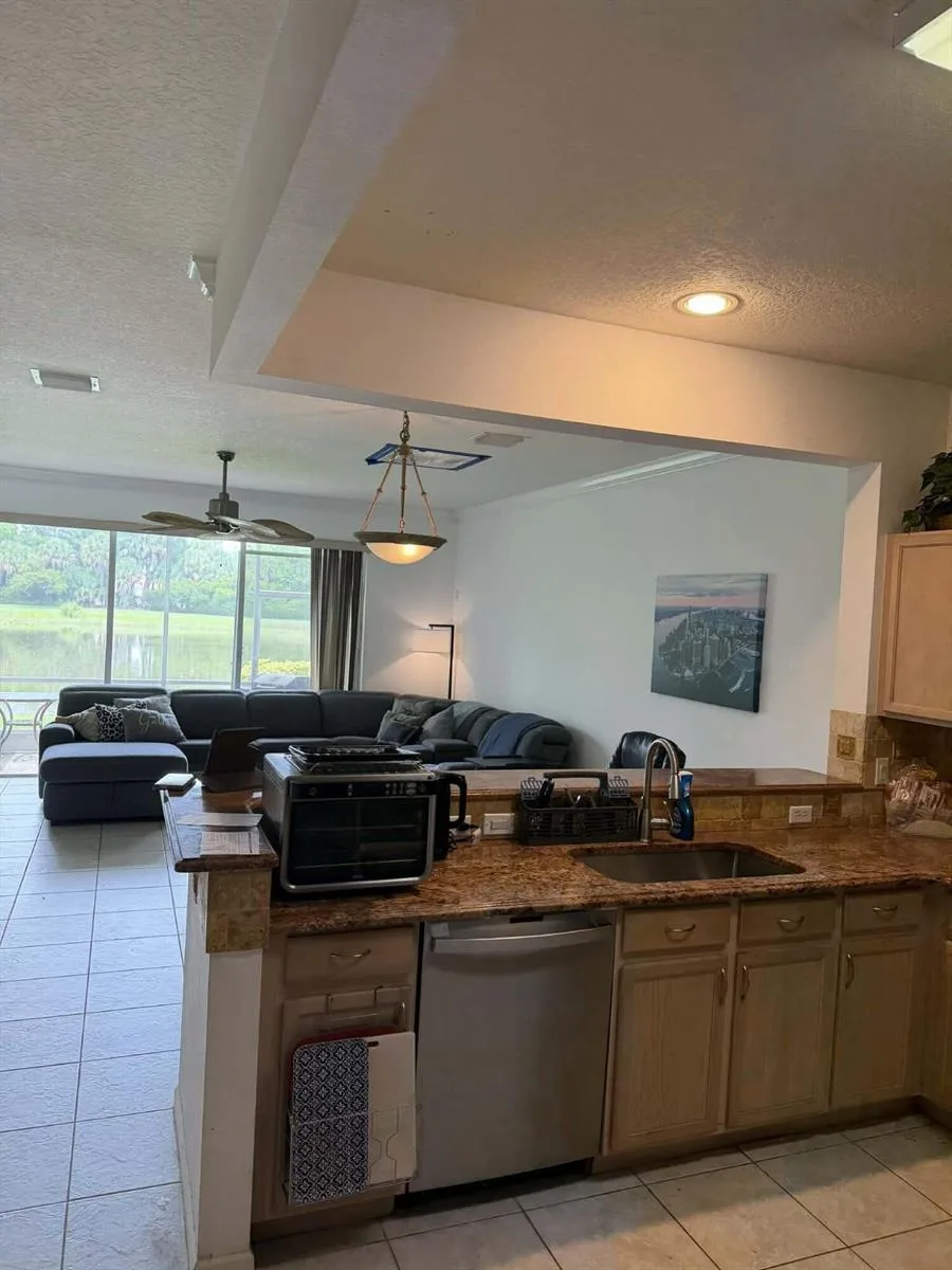 1102 Woodfield Road, FL 33415 photo 12