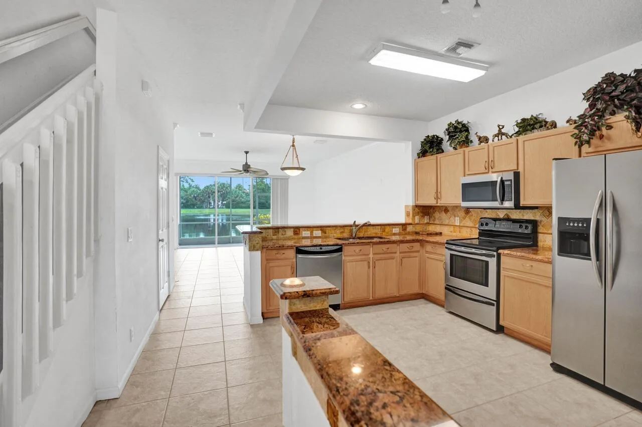 1102 Woodfield Road, FL 33415 photo 6
