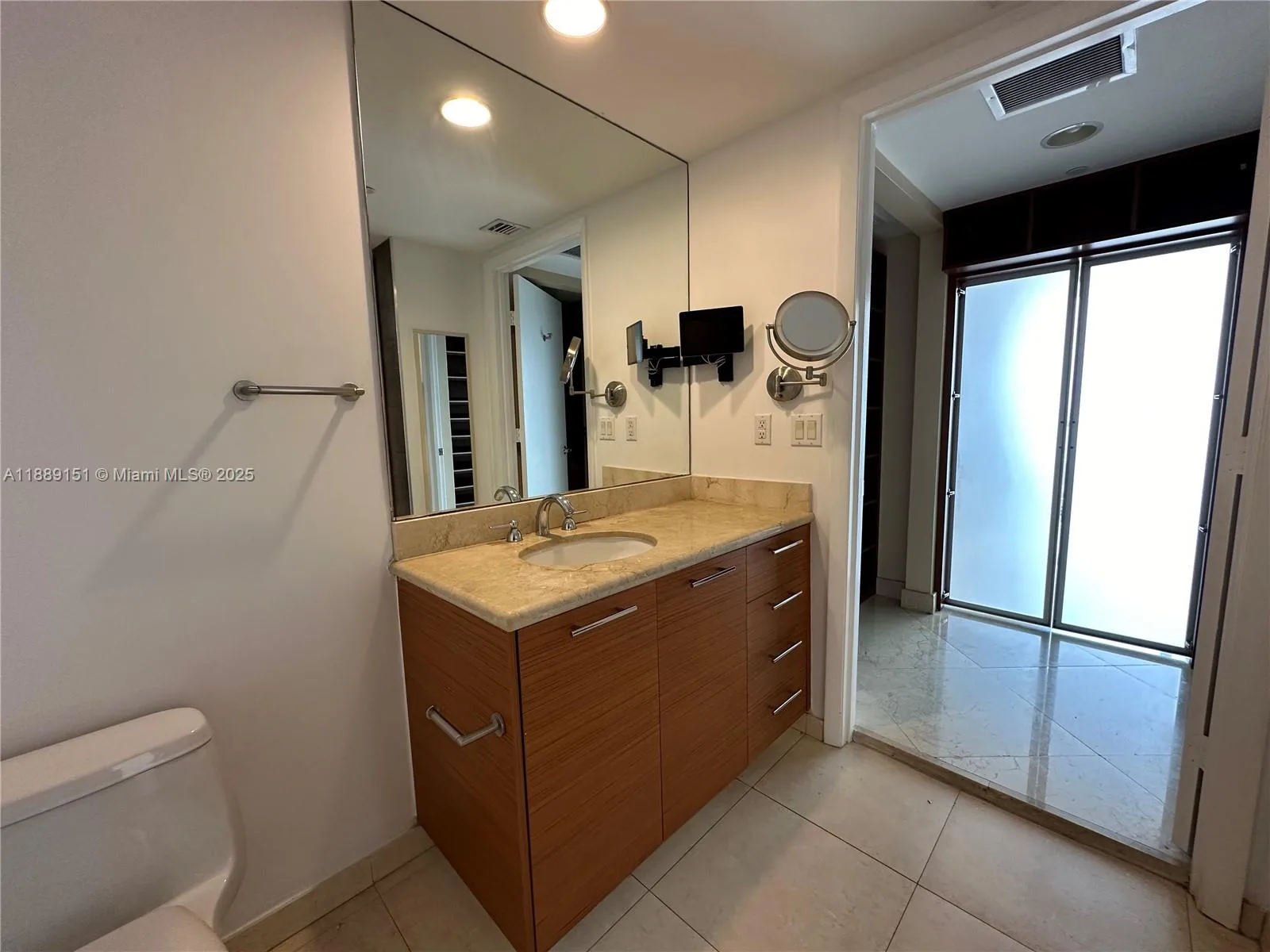 50 Biscayne Blvd # 4305, Miami, FL 33132 photo 11