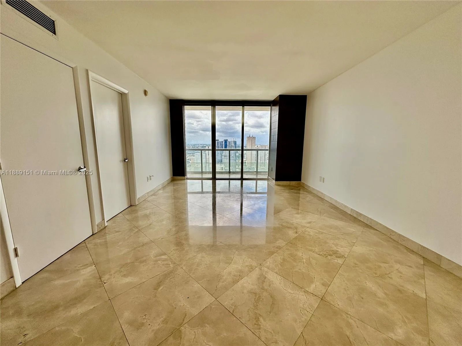 50 Biscayne Blvd # 4305, Miami, FL 33132 photo 6