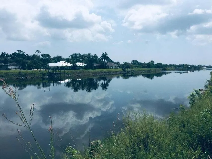 1561 SW Abingdon Avenue, Port St. Lucie, FL 34953