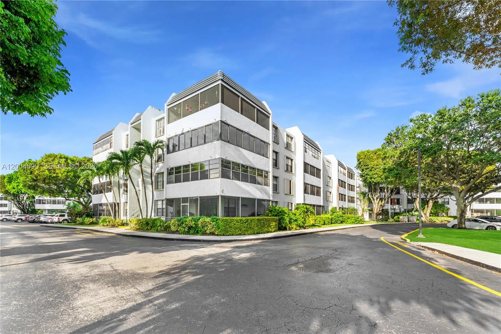 10852 N Kendall Dr # 312, Miami, FL 33176