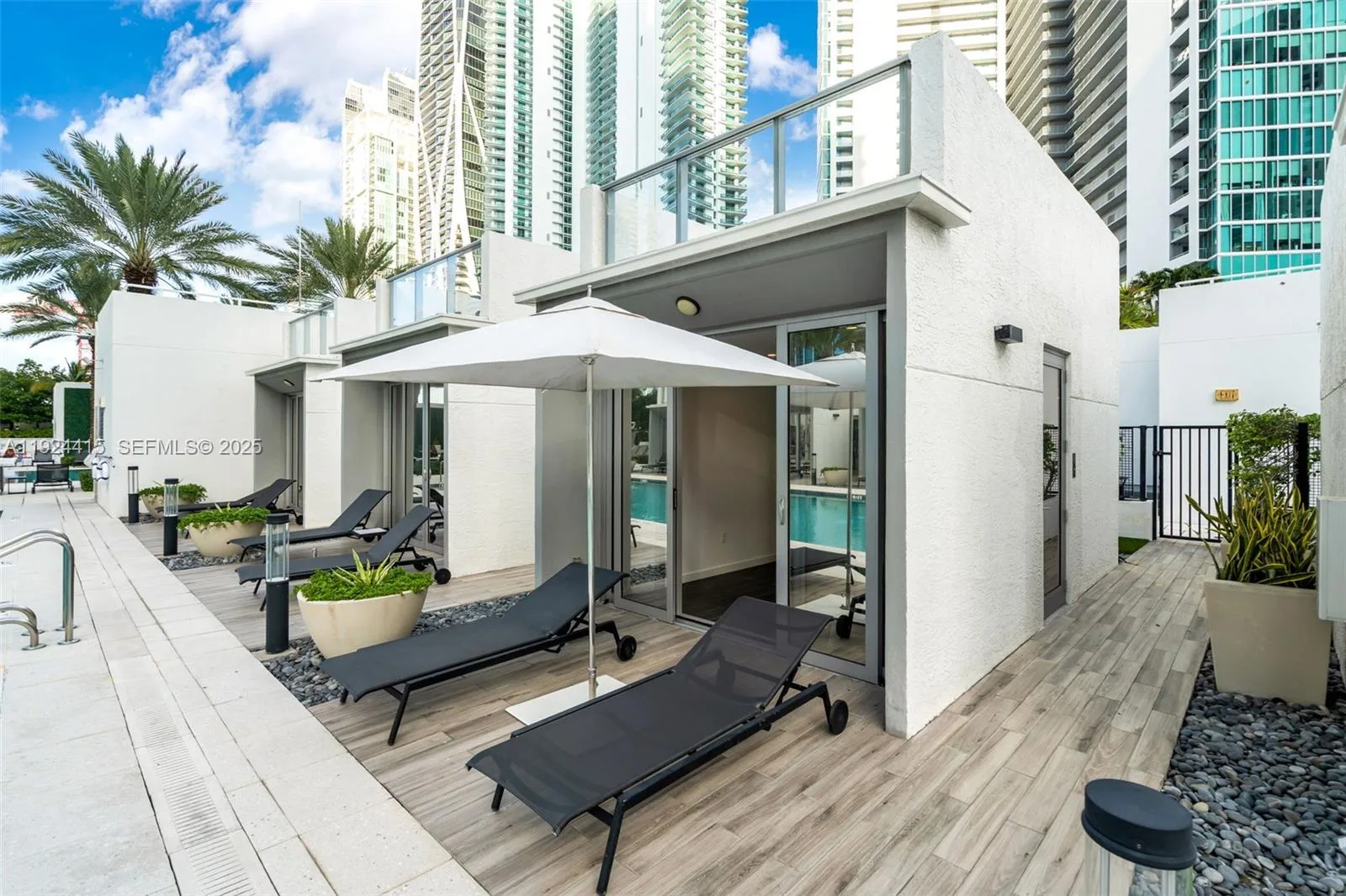Paramount Miami Worldcenter Unit Cabana at 851 NE 1st Ave # Cabana 15, Miami, FL 33132 — photo 1