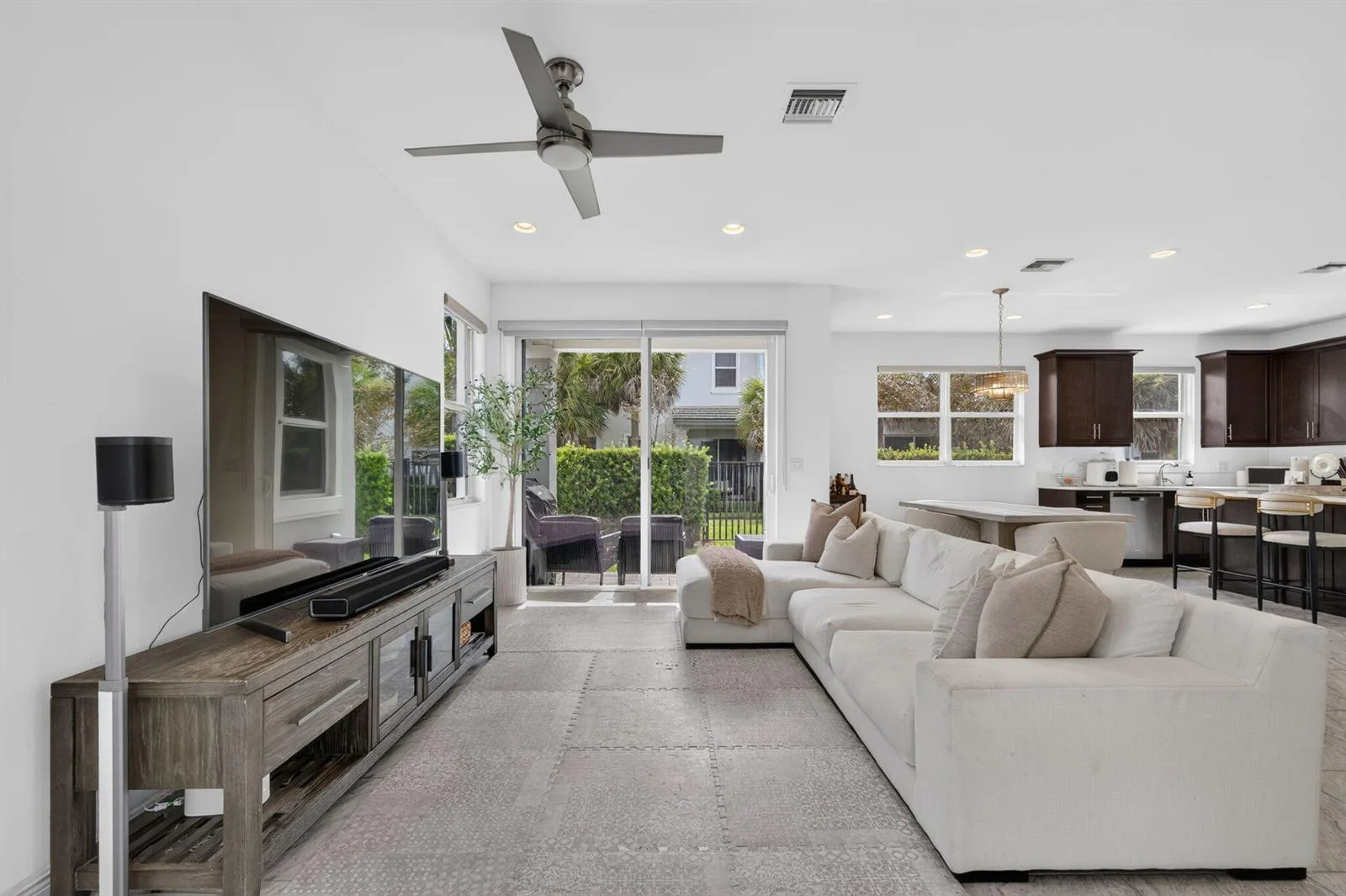 6994 Pines Circle, Coconut Creek, FL 33073 photo 6