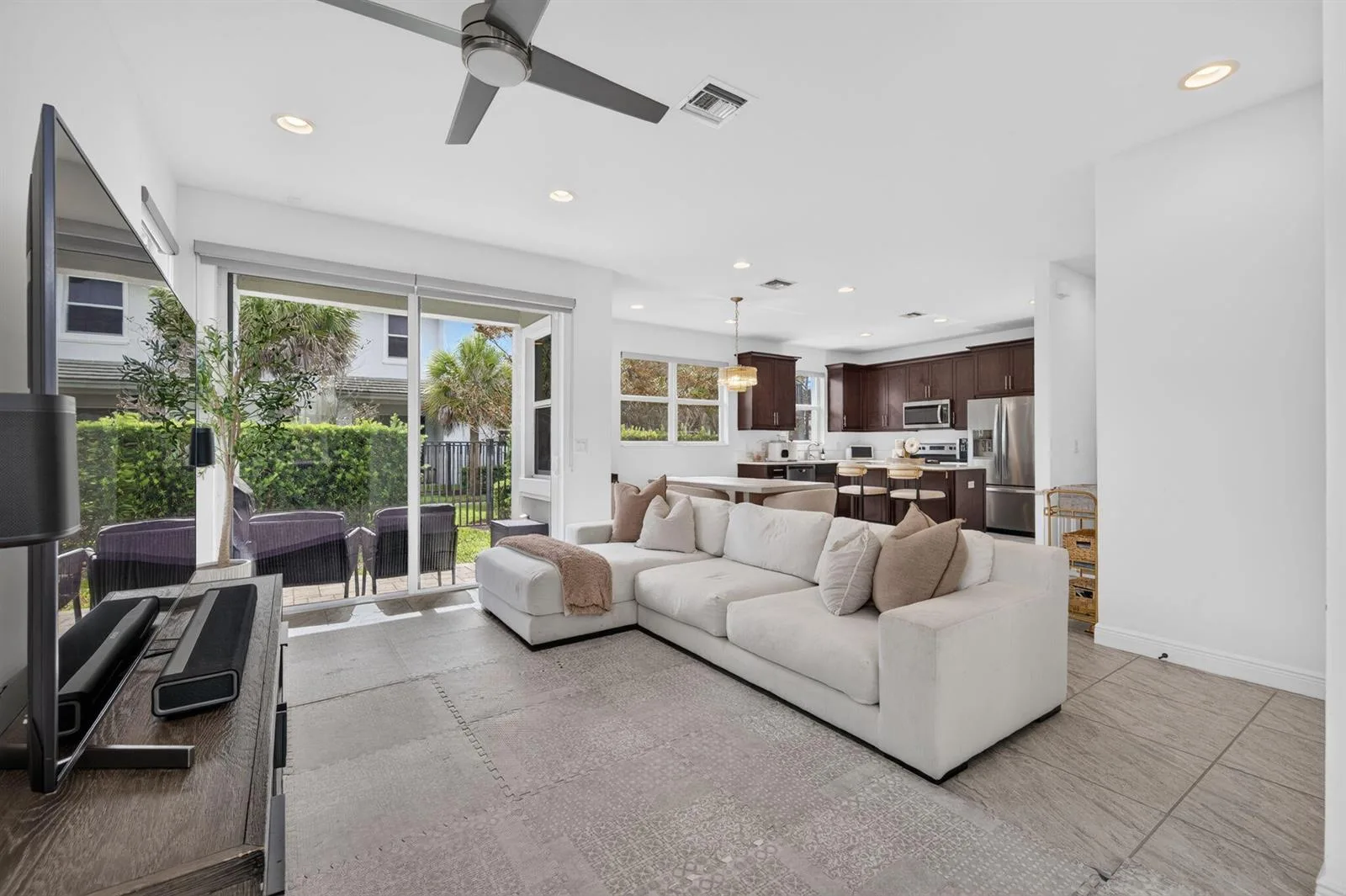 6994 Pines Circle, Coconut Creek, FL 33073 photo 7
