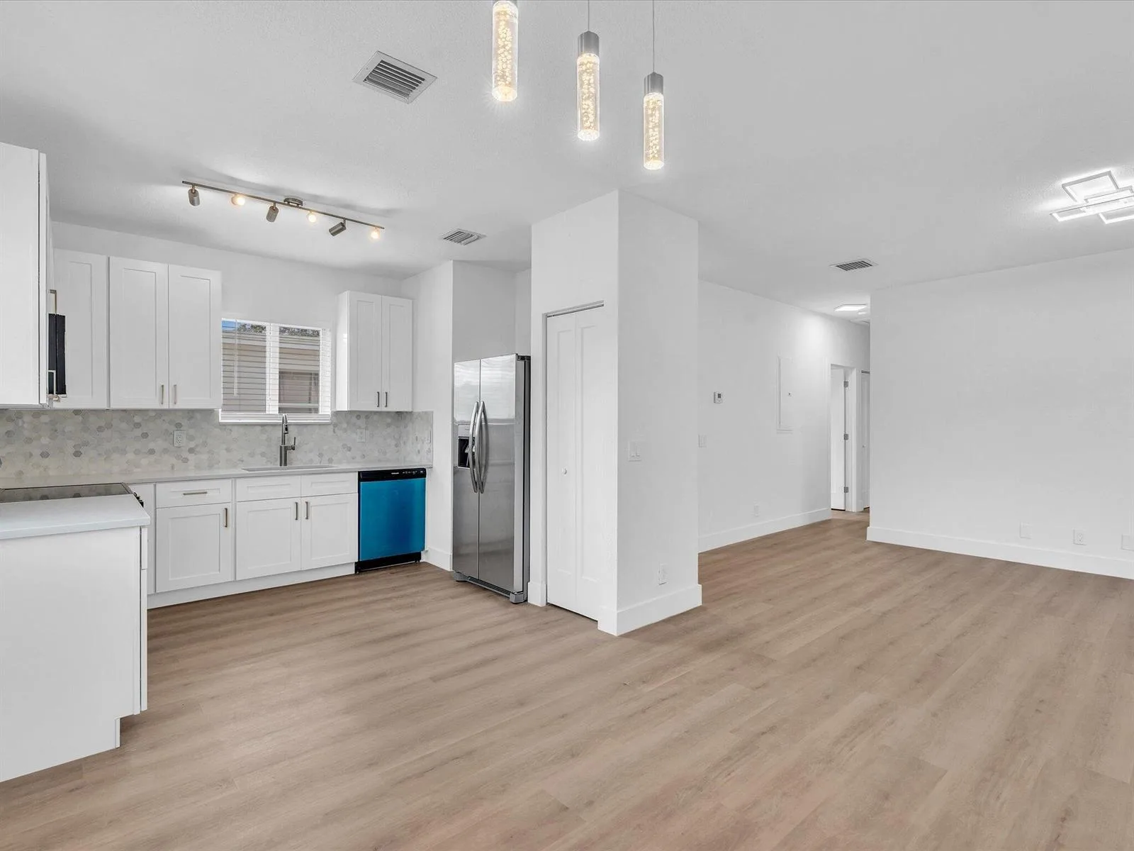 2410 NW 43rd Street, Miami, FL 33142 photo 4