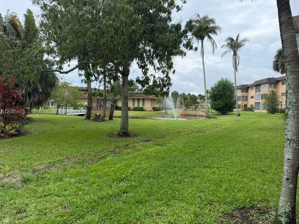 5041 W Oakland Park Blvd # 110, Lauderdale Lakes, FL 33313 photo 5