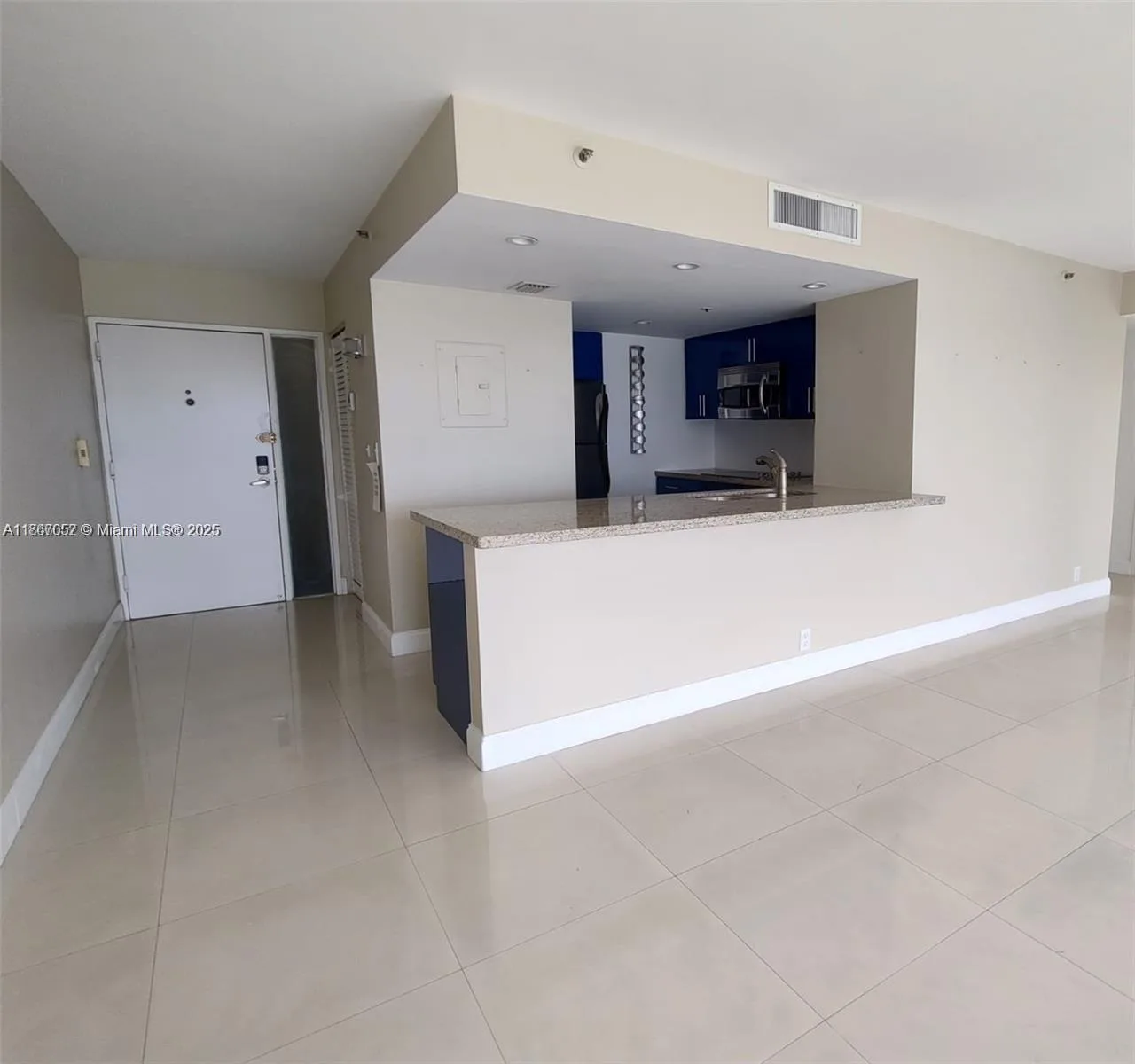 7601 E Treasure Dr # 2018, North Bay Village, FL 33141 photo 6