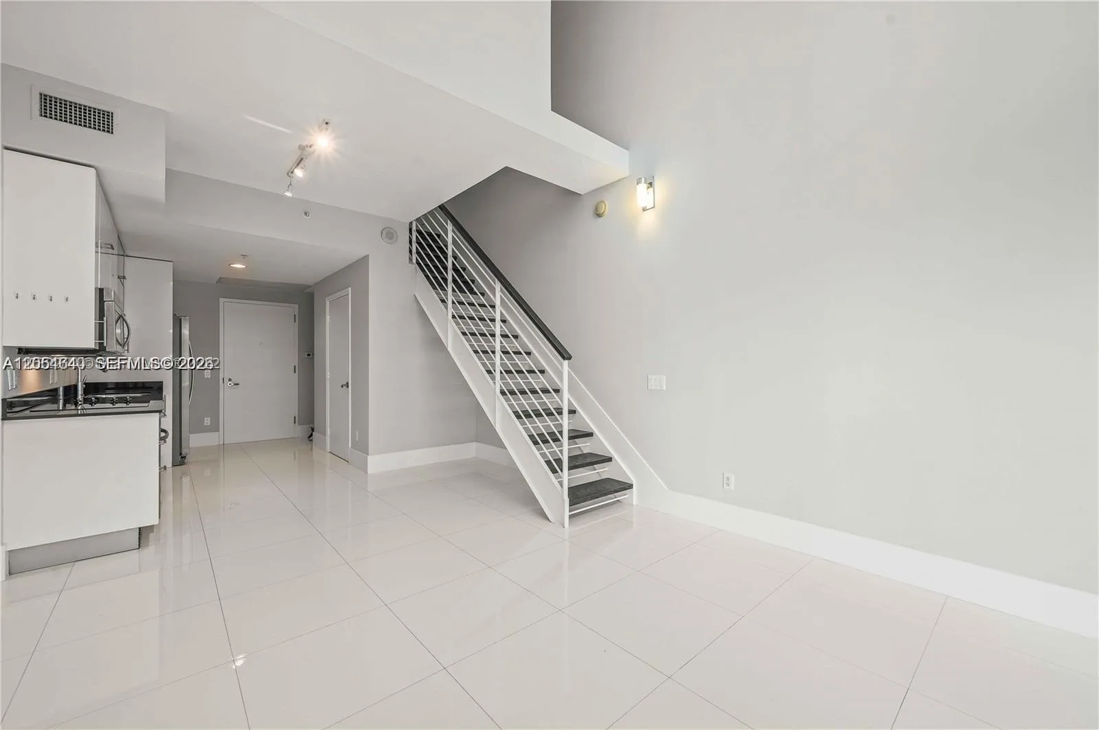 60 SW 13th St # 3618, Miami, FL 33130 photo 5