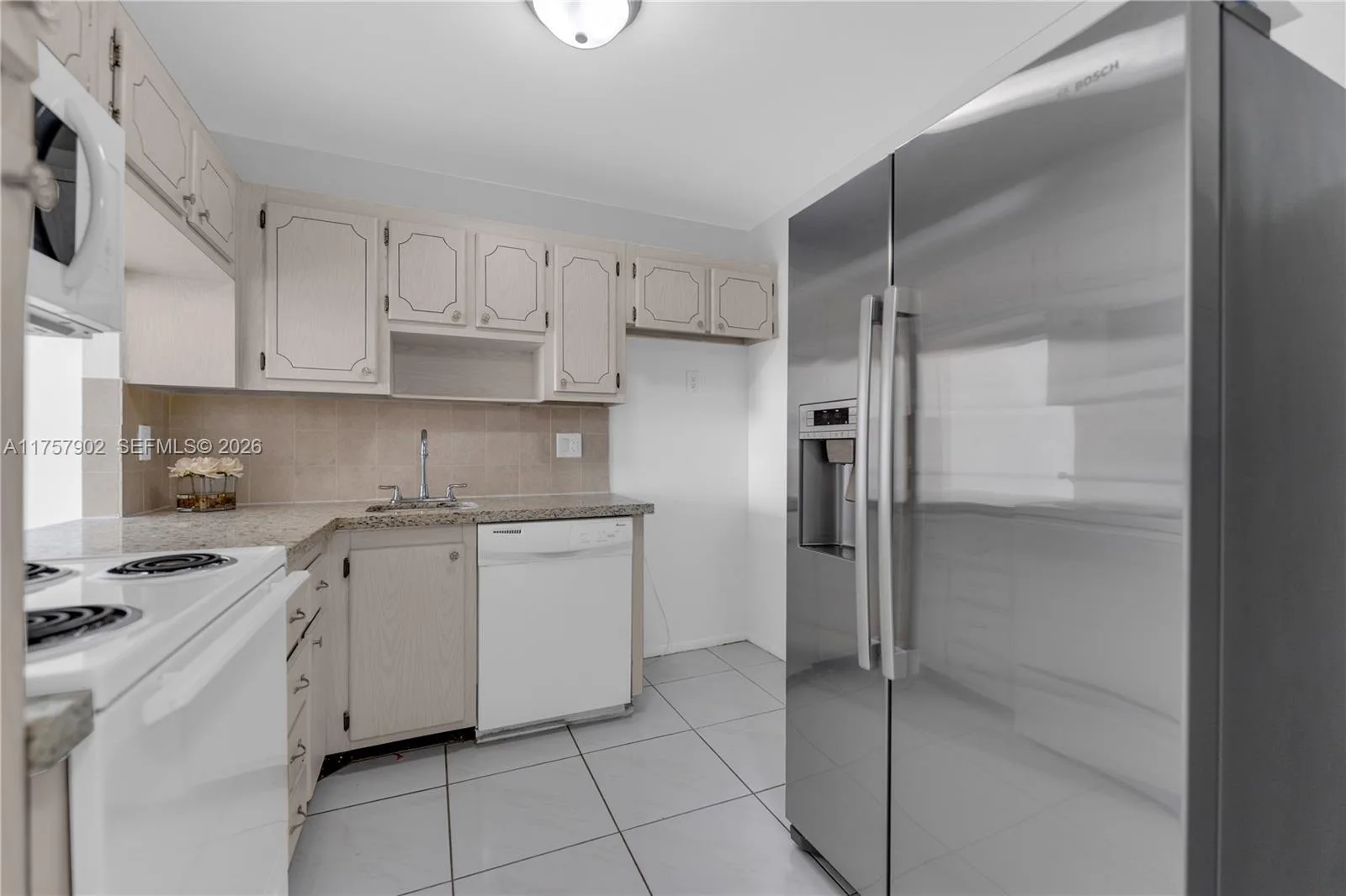 1817 S Ocean Dr # 827, Hallandale Beach, FL 33009 photo 4