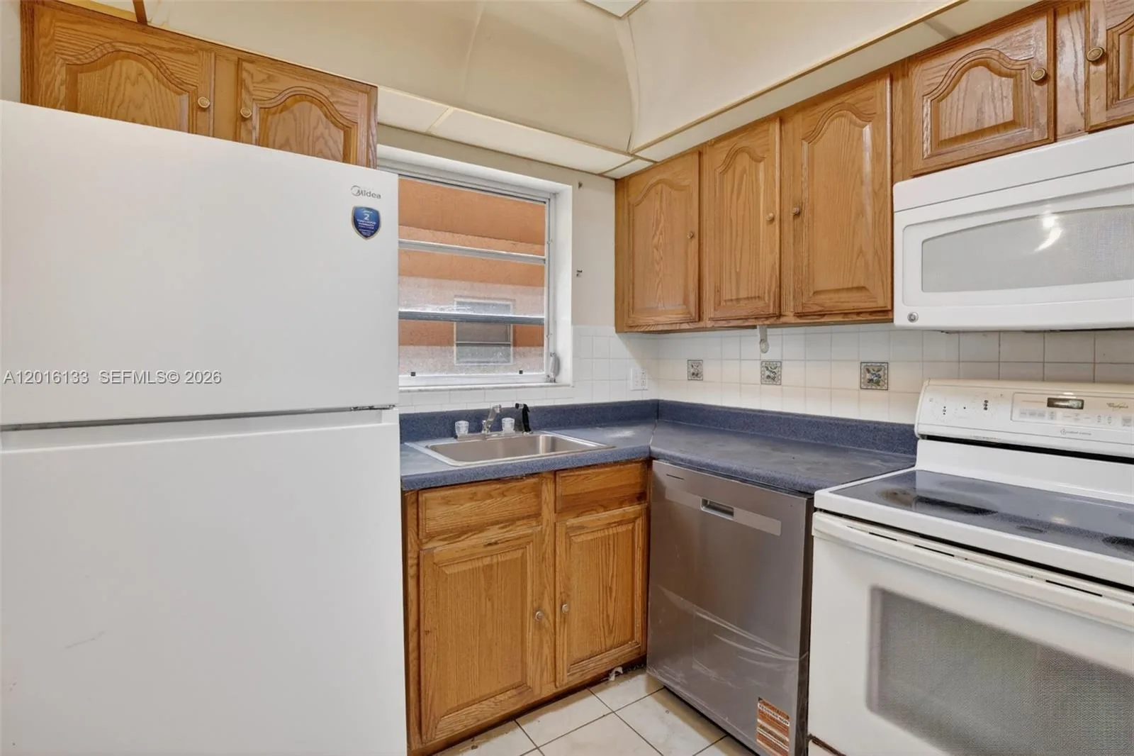 3048 E Sunrise Lakes Dr # 220, Sunrise, FL 33322 photo 10