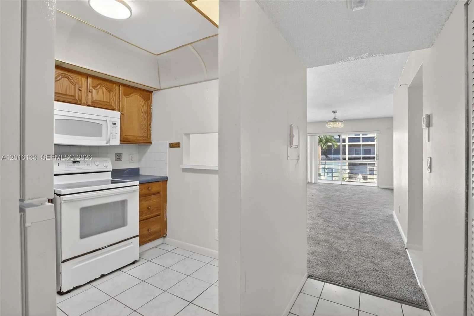 3048 E Sunrise Lakes Dr # 220, Sunrise, FL 33322 photo 6