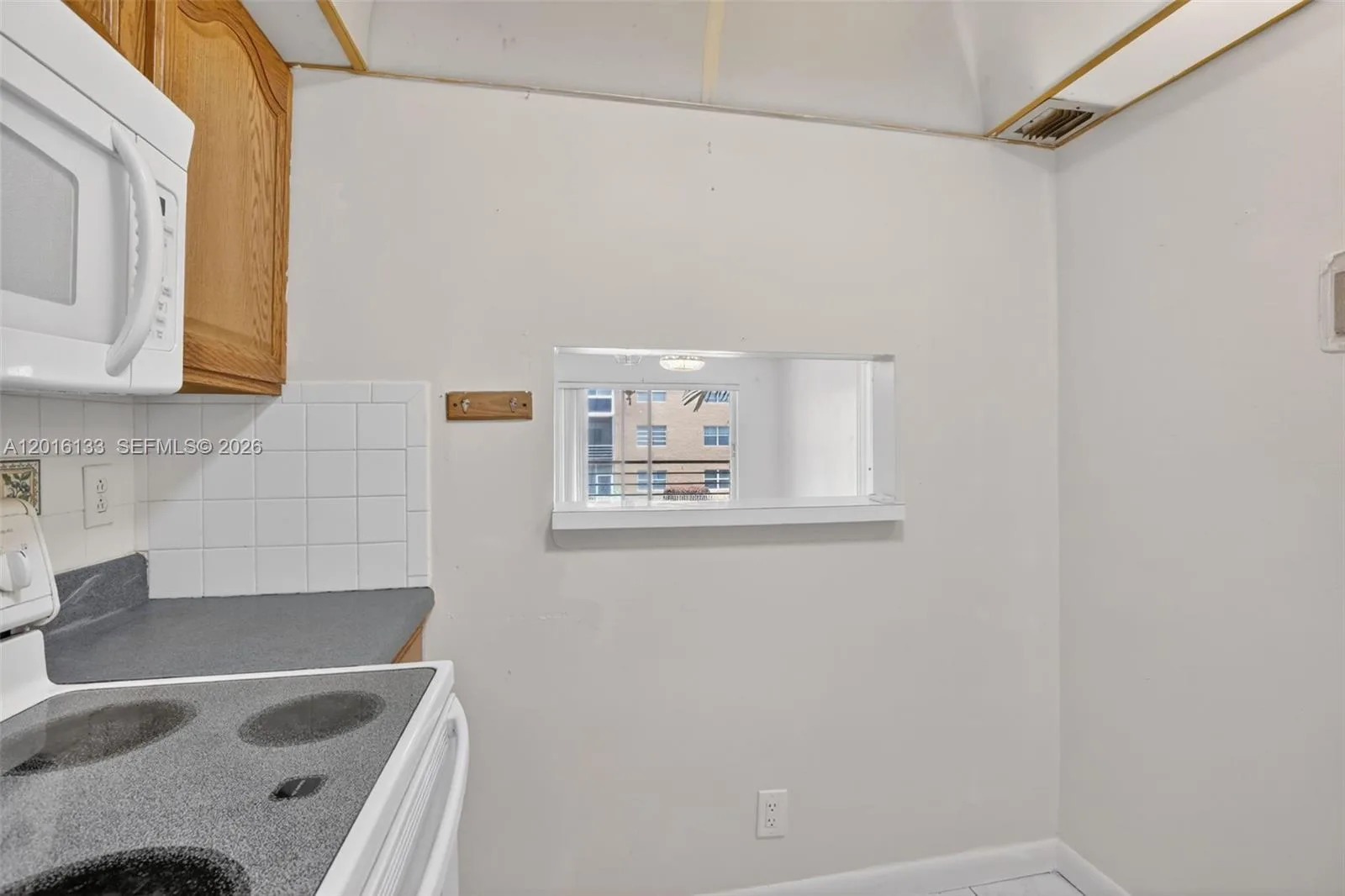 3048 E Sunrise Lakes Dr # 220, Sunrise, FL 33322 photo 8