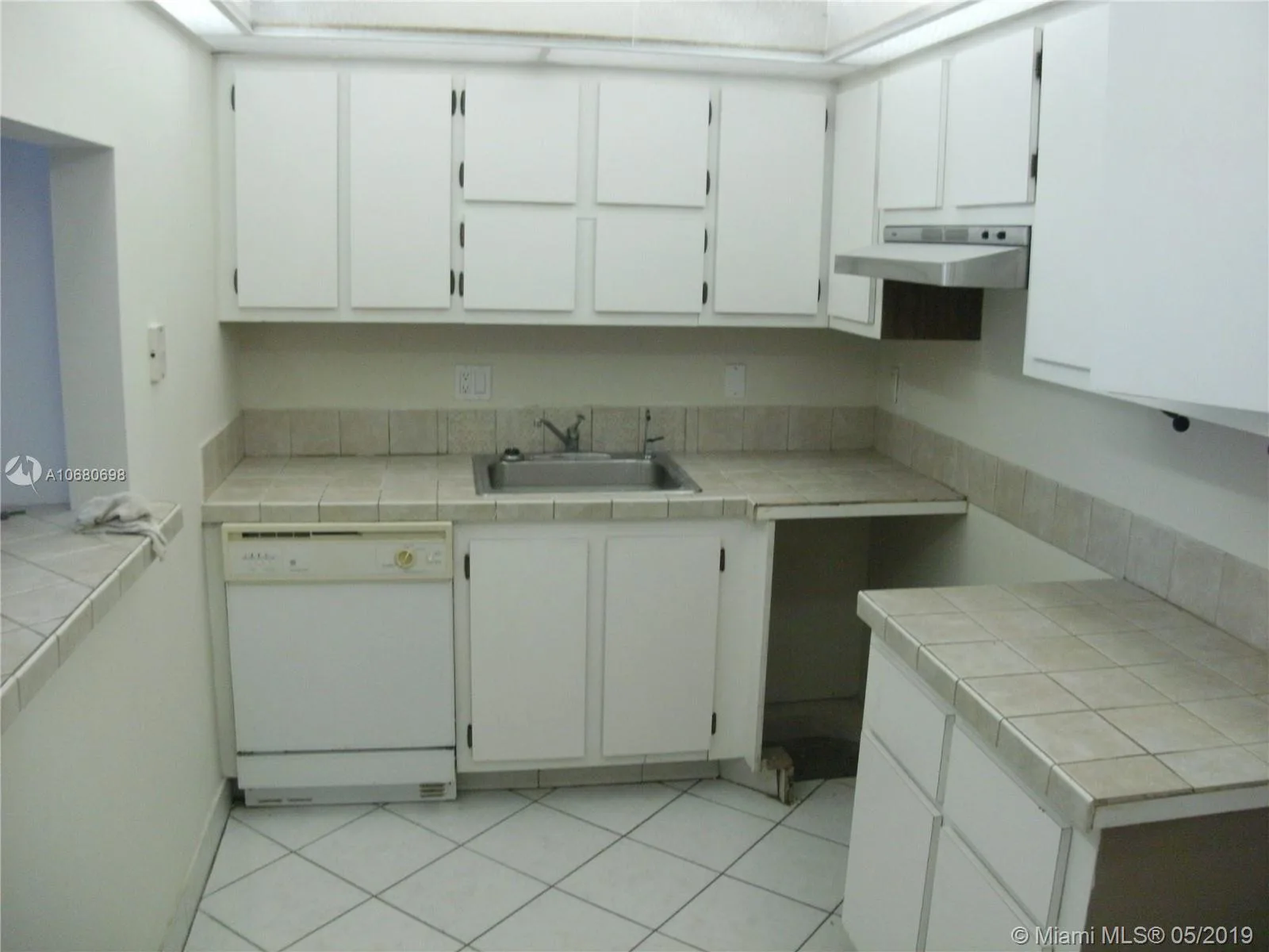 4174 Inverrary Dr # 911, Lauderhill, FL 33319 photo 4