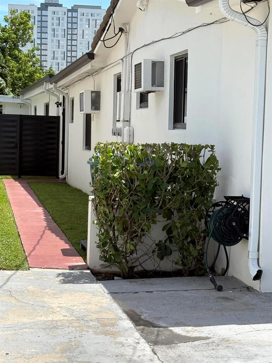 10928 SW 2nd Street, Miami, FL 33174 photo 2