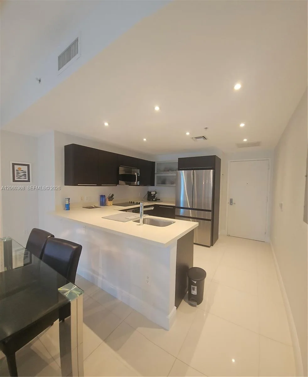 90 SW 3rd St # 3104, Miami, FL 33130 photo 3