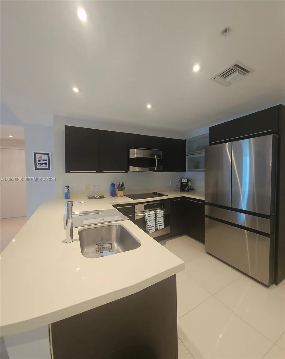 90 SW 3rd St # 3104, Miami, FL 33130 photo 5