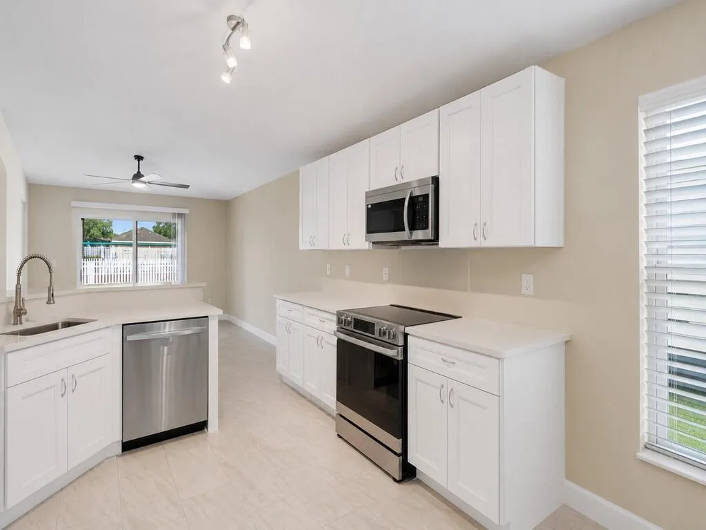962 E 13th Square, Vero Beach, FL 32960 photo 4